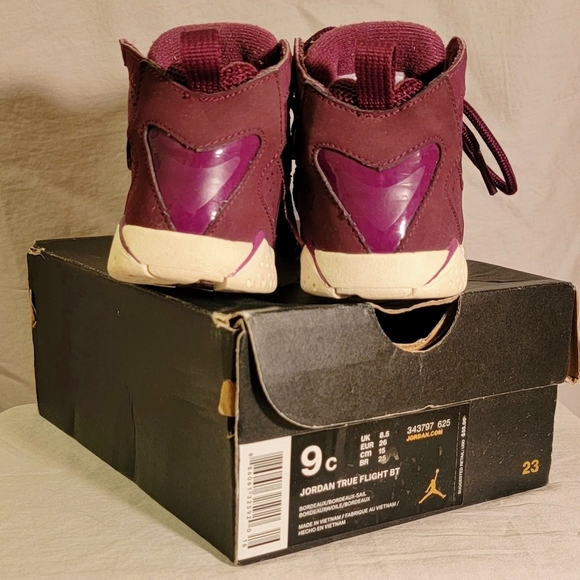Air Jordan - True Flight, Infant size 9, High top; lace-up, Maroon/Burgandy - Picture 3 of 3